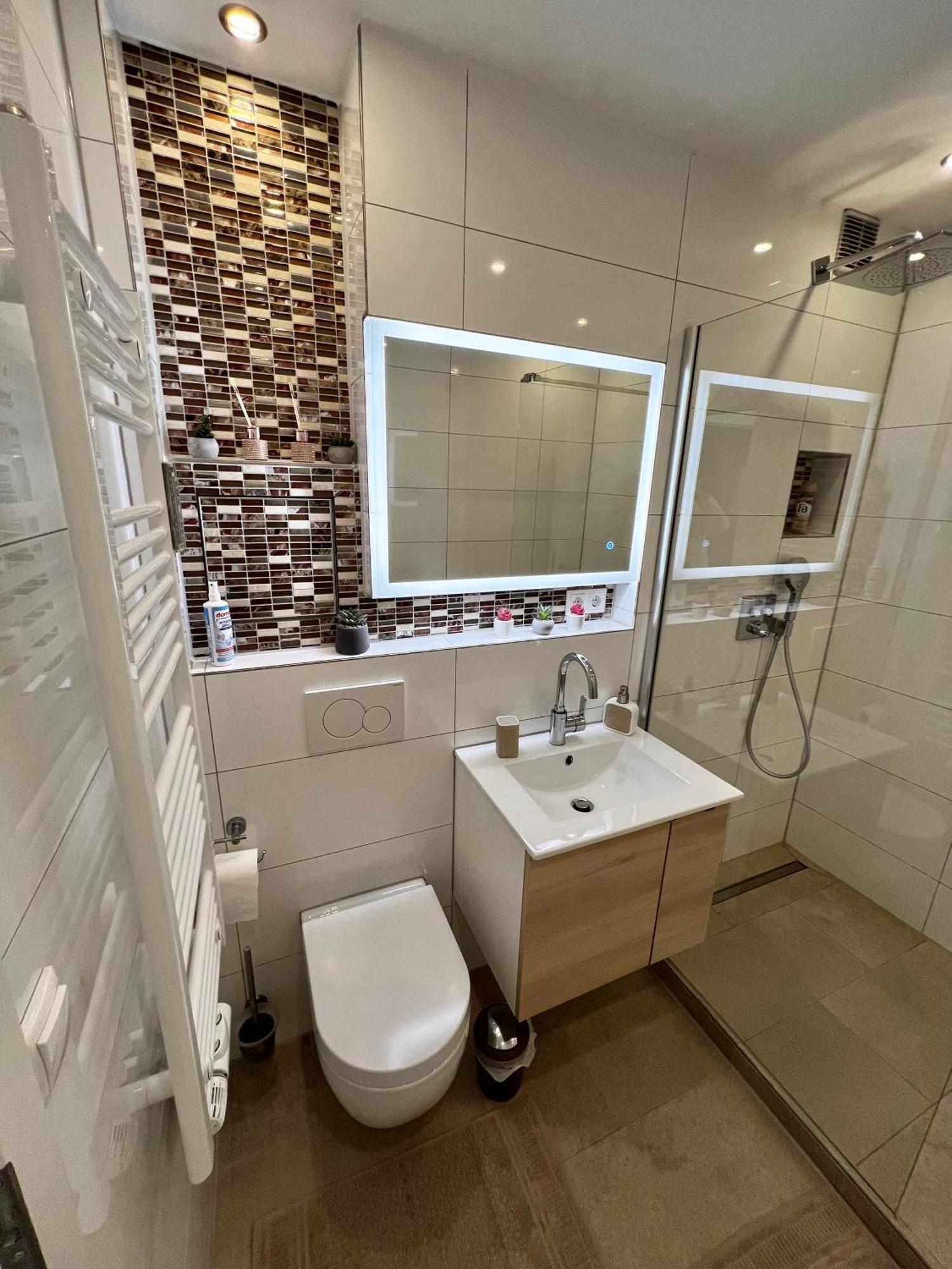 אוגסבורג Lilis Apartment Mit Balkon מראה חיצוני תמונה